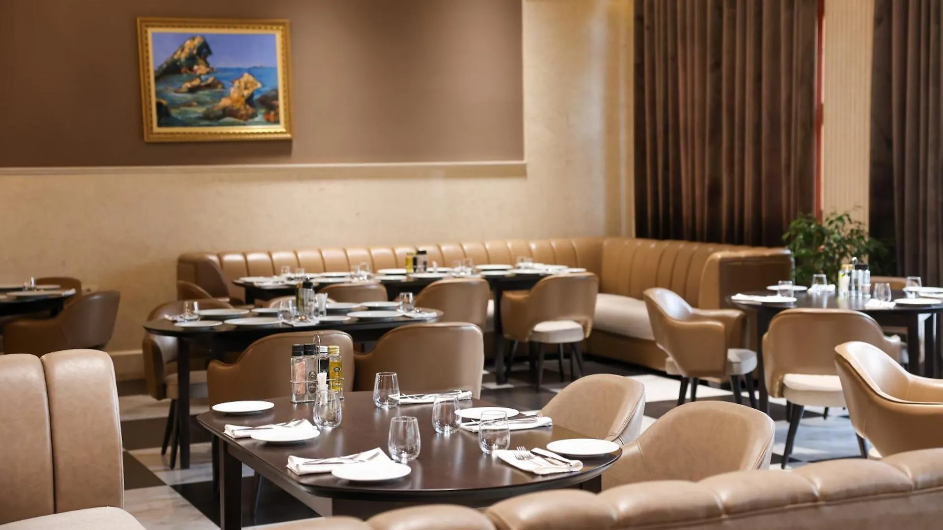 Hotel Colombo ベラト 5*,  アルバニア