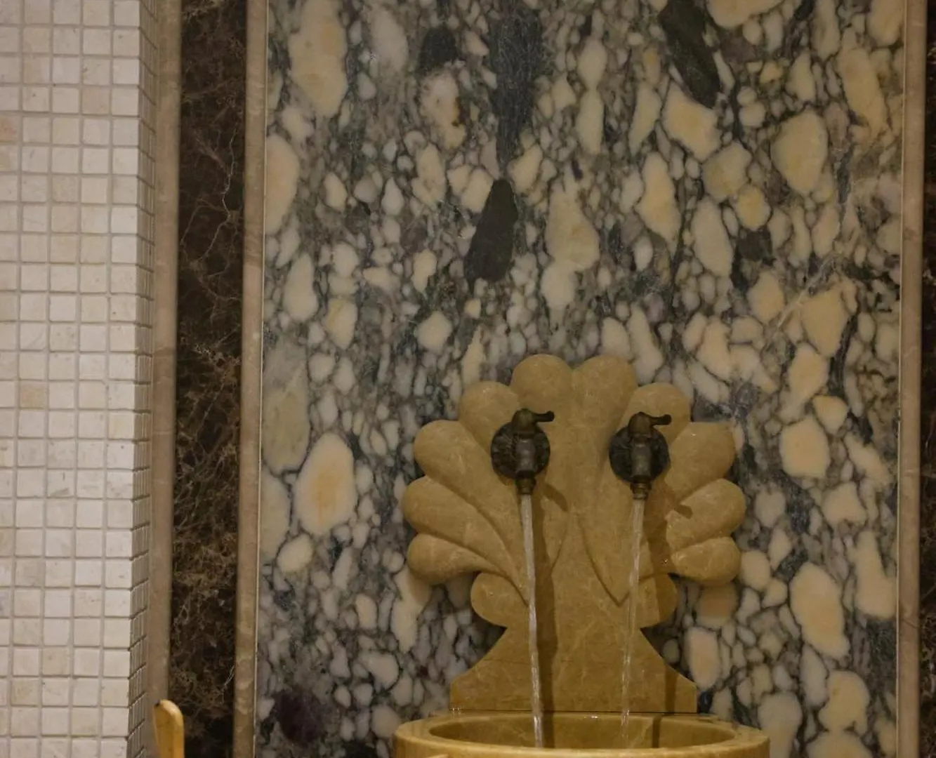 Hotel Colombo ベラト