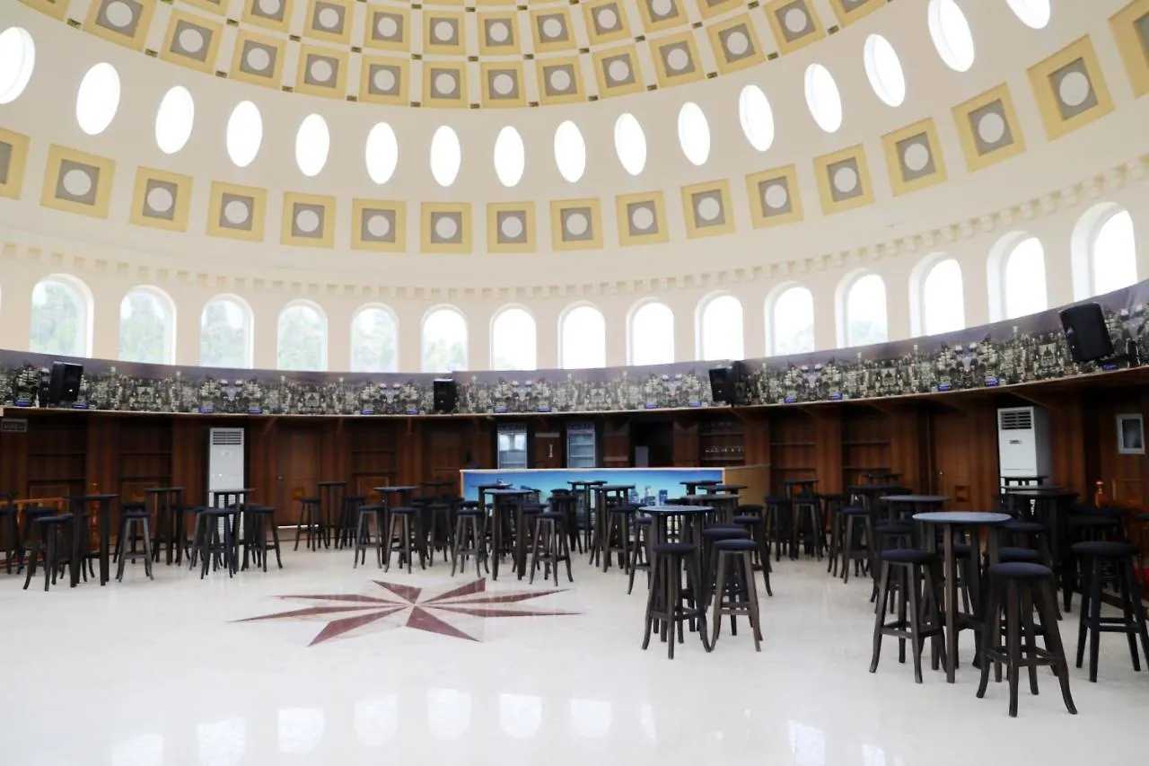 *****  בראט Hotel Colombo אלבניה