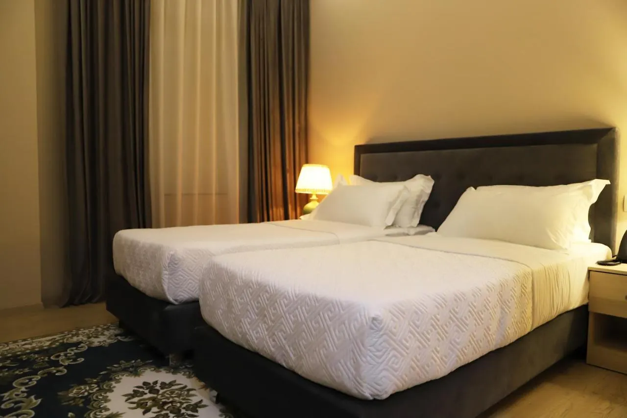 בראט Hotel Colombo